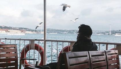 荷兰没想到，中国把美国打怕了，听指令强抢中资后