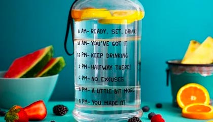 俄联邦安全局拘留一女子：以拍摄游泳者为由拍下舰艇照片，为乌克兰提供情报