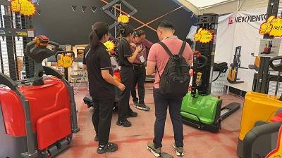 新牛盾叉车：广交会上展示中国制造的实力与创新