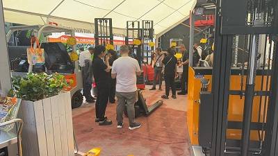 新牛盾叉车：广交会上展示中国制造的实力与创新