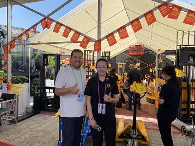 新牛盾叉车：广交会上展示中国制造的实力与创新