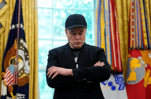 痛骂特朗普忘恩负义后,马斯克预感自己下场不妙,后悔来不及了