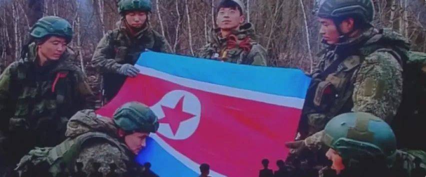 画面曝光!大批朝军在俄牺牲,朝鲜领导人亲手为他们盖上国旗