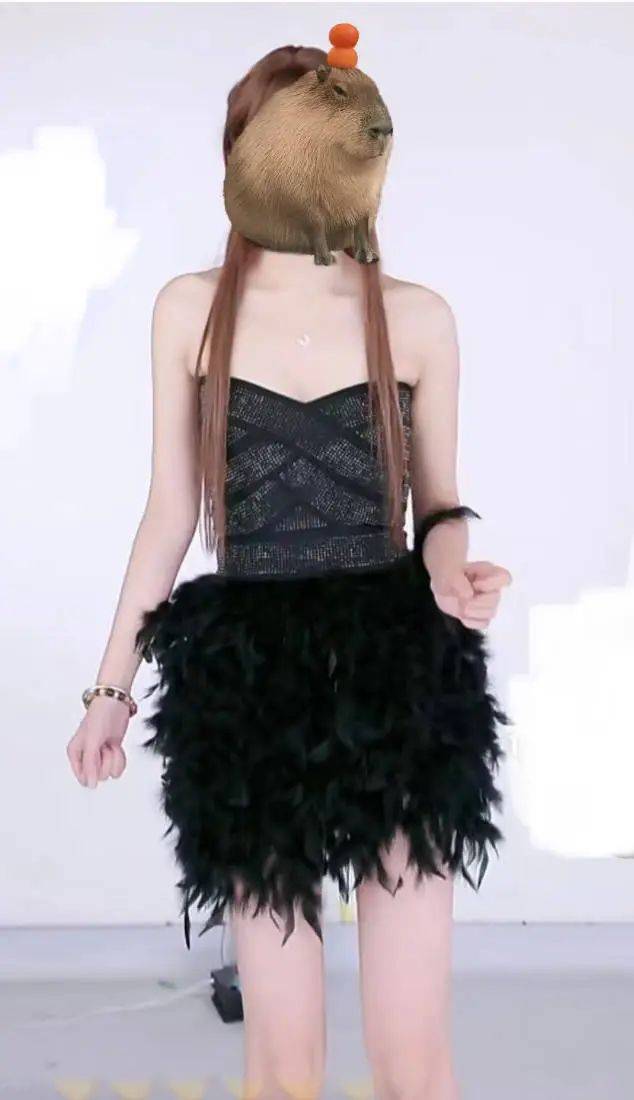 “不推荐大家来干”！一本毕业后，女孩在深圳跳舞赚打赏？有人营业到凌晨