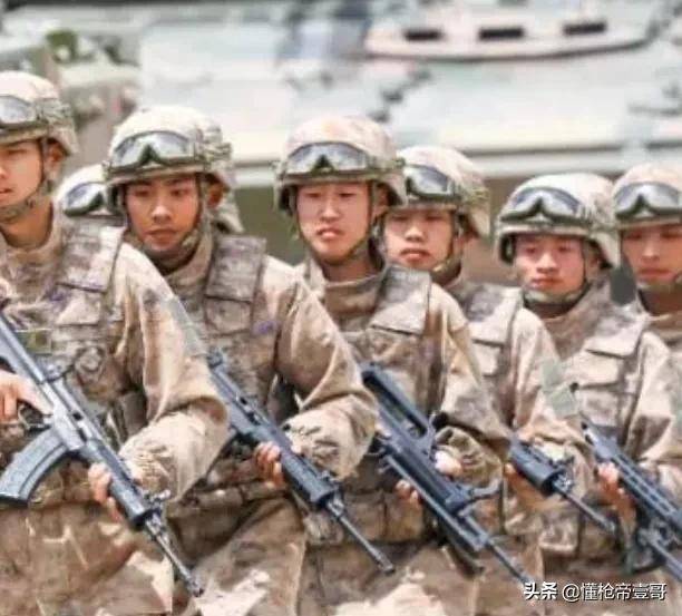 解放军“土豪旅”换装新步枪？唯一拿95战士：这枪不香了