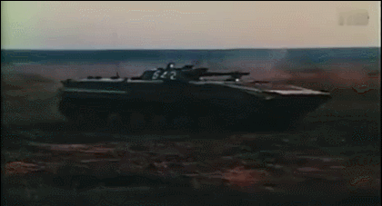 解放军“土豪旅”换装新步枪？唯一拿95战士：这枪不香了