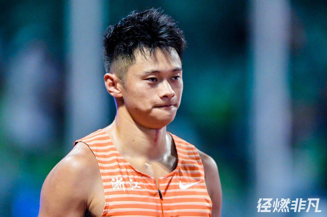 田径全锦赛男子百米飞人大战邓信锐10秒06夺冠,谢震业跑出10秒27仍无缘决赛