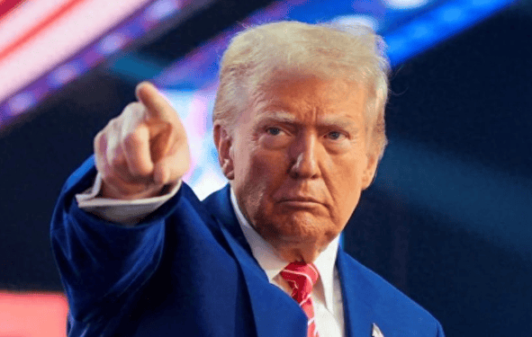 特朗普点名,赖清德低头了,民进党忙着内斗,“限陆令”升级