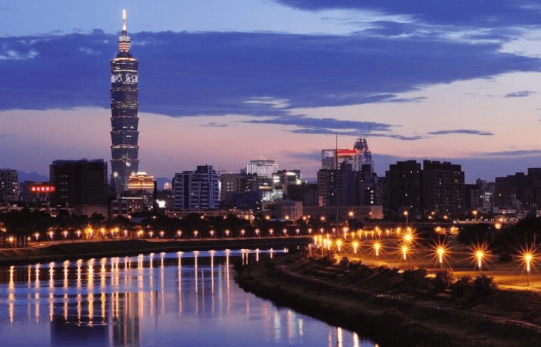 特朗普点名,赖清德低头了,民进党忙着内斗,“限陆令”升级