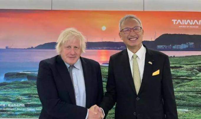 稀客来访,高喊“为台湾而战”!正考虑访华的斯塔默感到“背后一阵寒意”