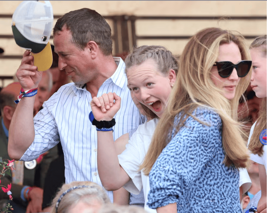 威廉哈里世纪同框?婚礼秒变鸿门宴!梅根将高调杀回英国…