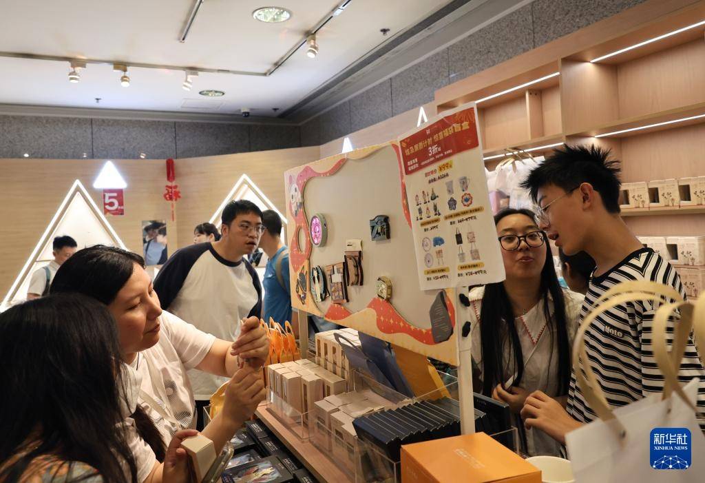 上海博物馆“金字塔之巅：古埃及文明大展”落幕