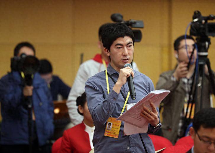 中方决定取消访日，日本记者涌进外交部，不明白中方为何不惯着了