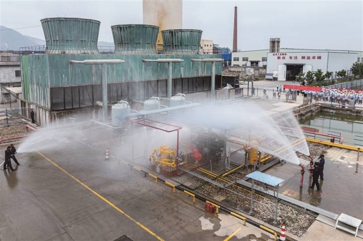 党旗在生产线上飘扬——凯龙股份探索“党建+安全”新路径