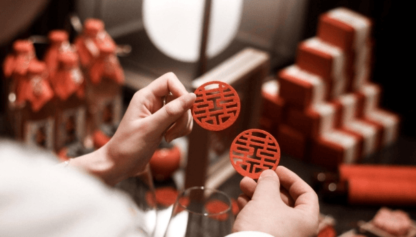 无接亲、无伴娘伴郎、无司仪！95后花4万元办三无婚礼