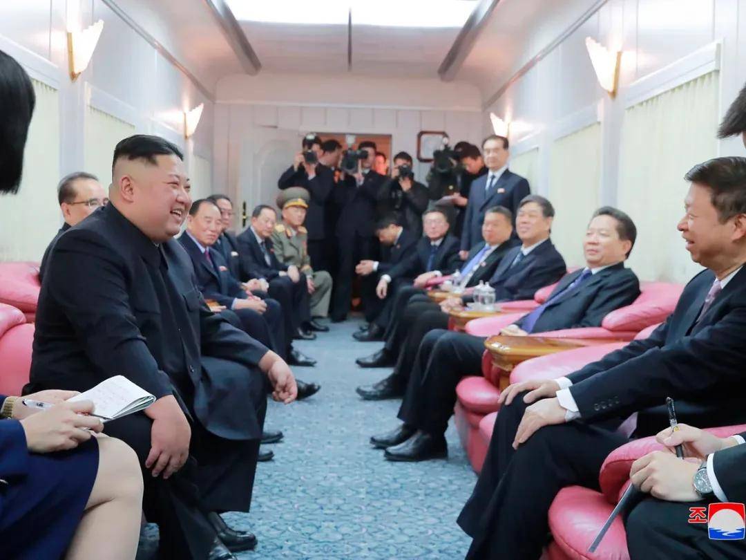 金正恩启程来华，他的神秘专列长什么样？