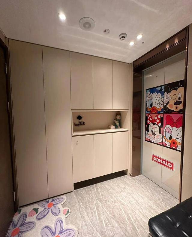 物业“不让门口放鞋子”,门口放鞋柜违法吗?