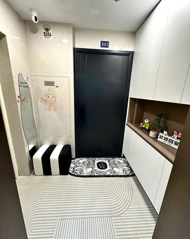 物业“不让门口放鞋子”,门口放鞋柜违法吗?