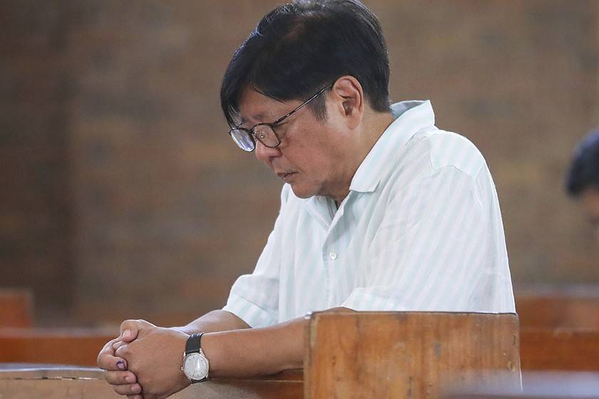 杜特尔特撑不住了，莎拉收到紧急通知，父亲在拘留所昏倒在地，莎拉喊话放他回家！