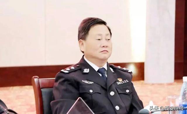 省公安厅警务保障部原主任辛卫平，被逮捕，曾与他人串供，转移、隐匿证据