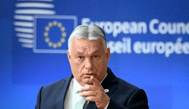 欧盟要散伙？全乱套了，当着全世界的面，欧尔班发出警告，冯德莱恩对华主动降了调门，中方手握“王牌”