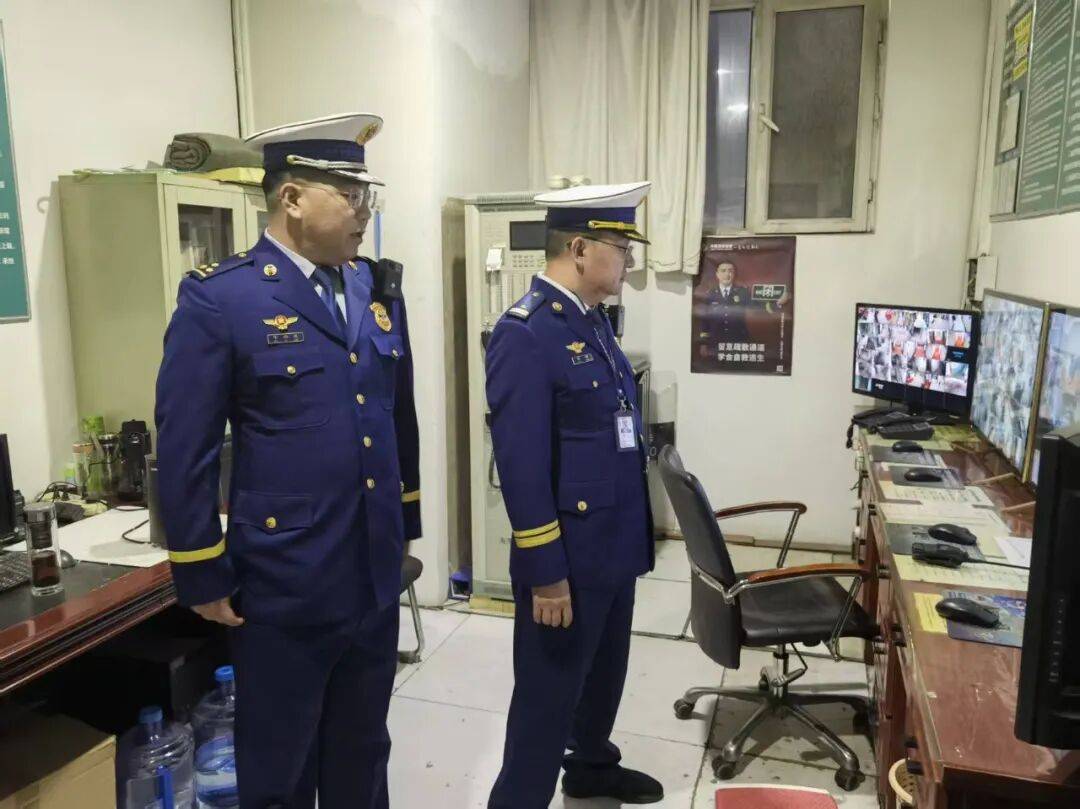 国庆假期 步履不停|消防力量深入景区古建、酒店民宿、加油站等场所全面筑牢安全防线