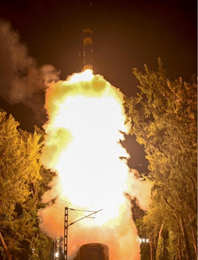 歼35确认上国产航发后，印度的天又塌了：巴铁还不满足想要更好的