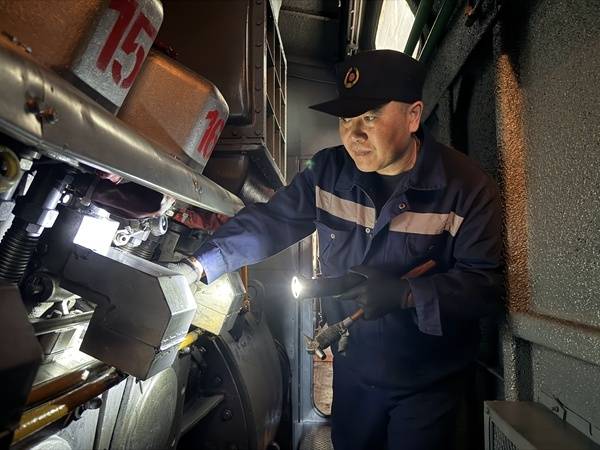 “机车医生”假期“开诊”