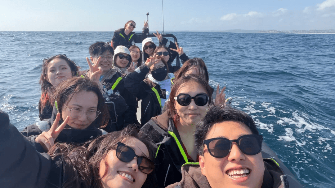 新闻早点|全世界都知道中国人放假了!