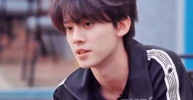 00后艺人被曝骑摩托车撞人，时代峰俊发布声明