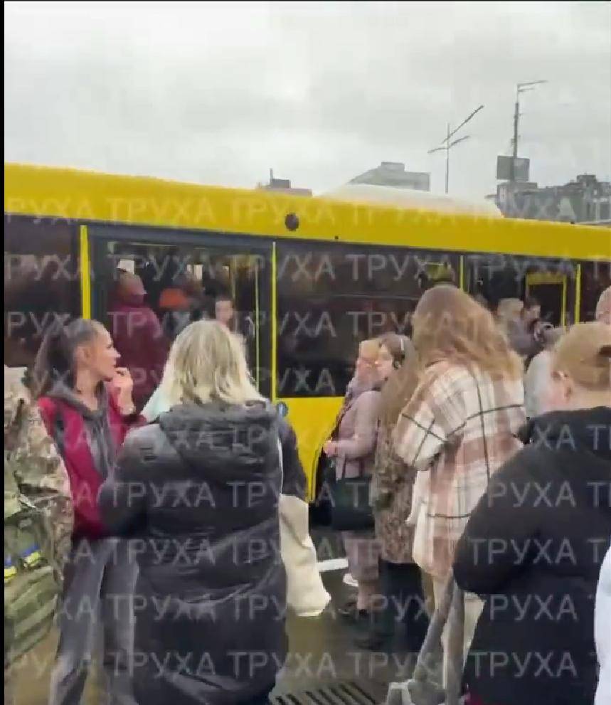 普京下狠手,俄军让乌克兰断水断电一片黑暗,一夜间炸回石器时代