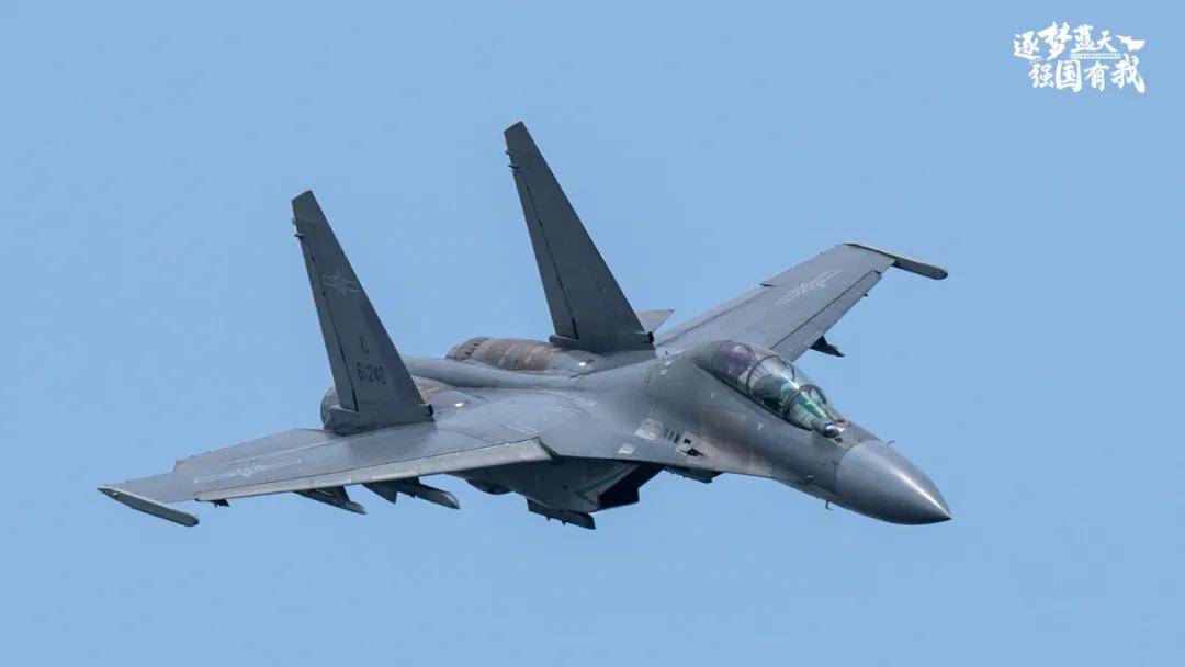 央视官宣：歼-16可挂载副油箱！网友：航程加到7000公里有必要？