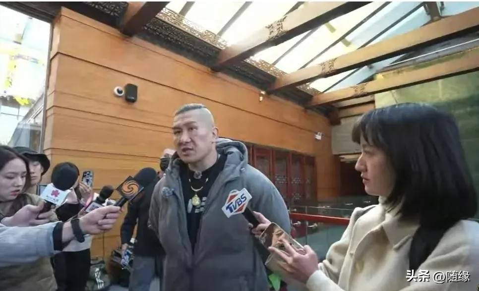 汪小菲让人刮目相看,盛情款待馆长北京行,尽显人情世故