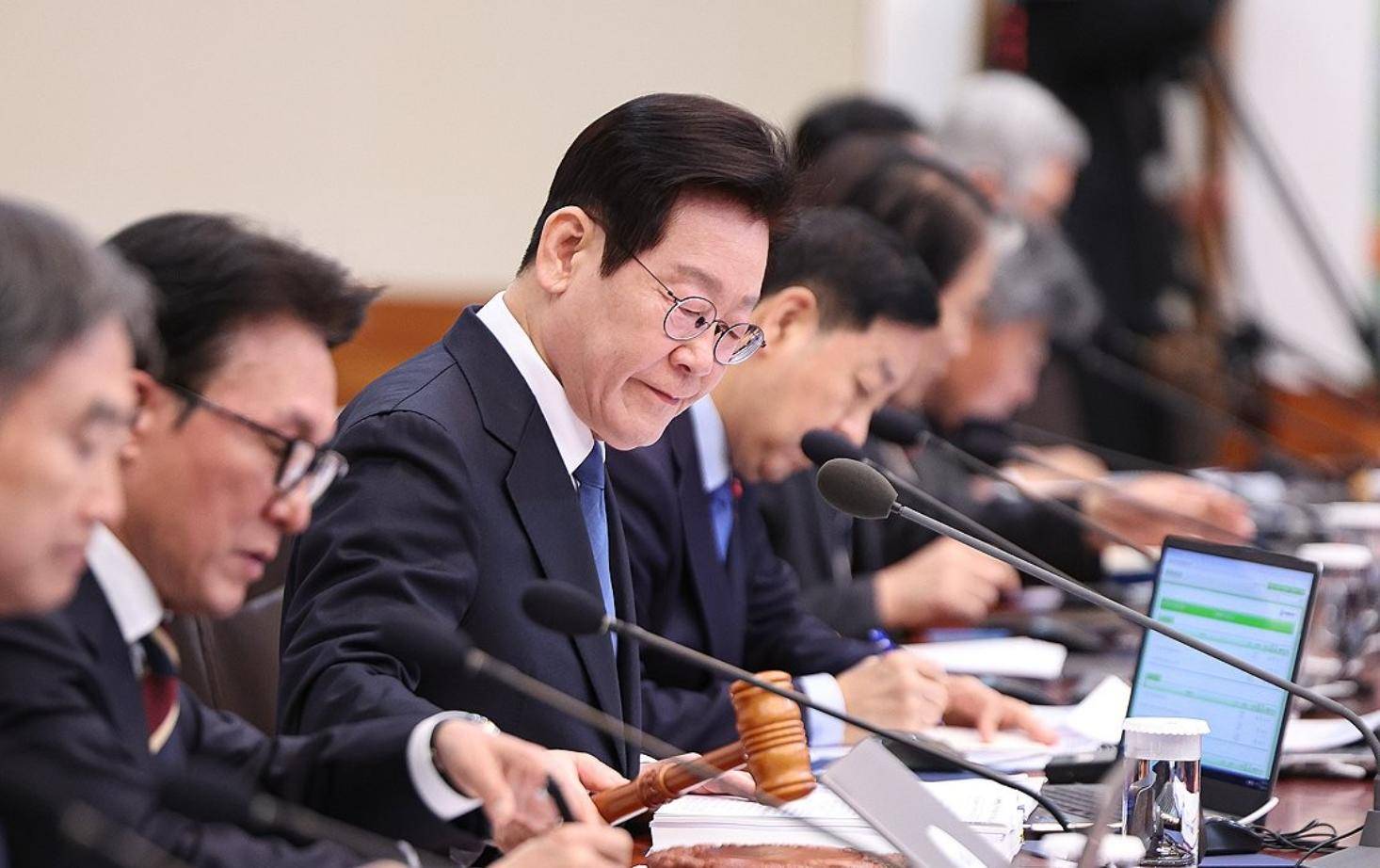中方的劝告，韩国根本没听进去，李在明下令加速引进核潜艇，何谈半岛和平？