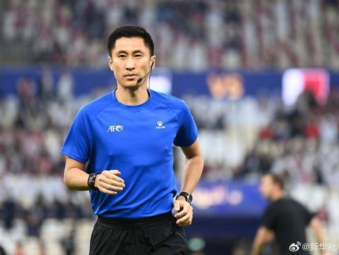 43岁中国裁判傅明得知执裁世界杯，痛哭流涕，他将成为世界杯历史上第一位中国籍VAR裁判